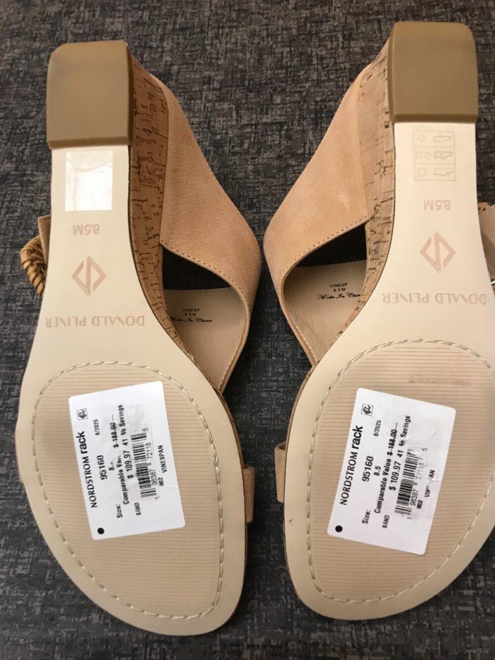 Donald Pliner Vine Wedge Sandals 8.5 Sand Nubuck NWT - Picture 8 of 8